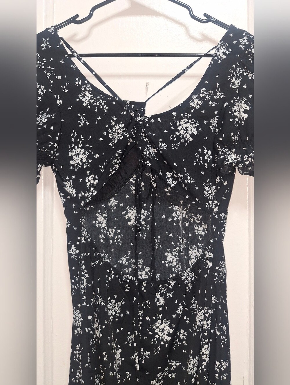 Inspired Hearts Black Floral Long Dress Puff Sleeves Open Back Size L - Picture 3 of 9